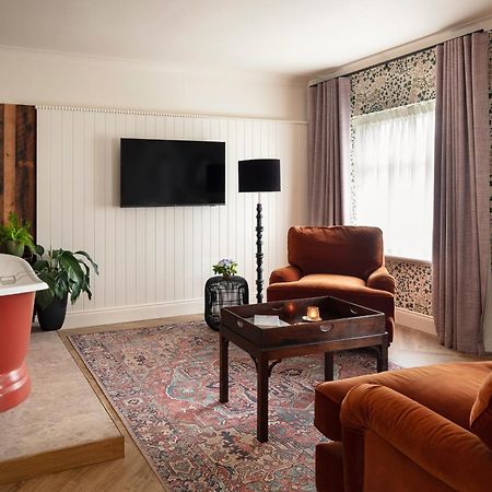 The Ashe Hotel Трали Экстерьер фото