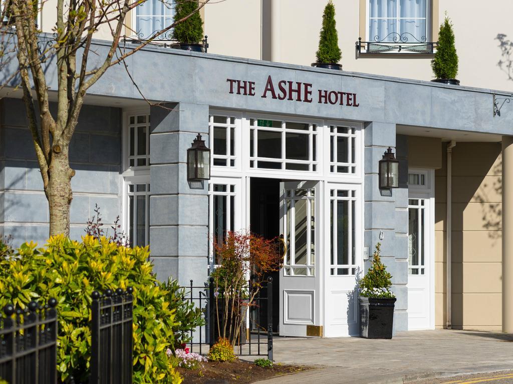 The Ashe Hotel Трали Экстерьер фото